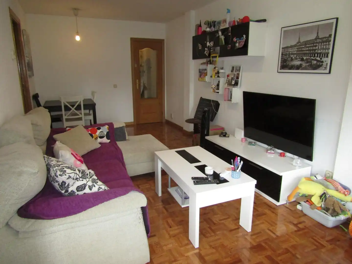 Living room of Flat for sale in Torrejón de Ardoz  with Air Conditioner, Heating and Parquet flooring