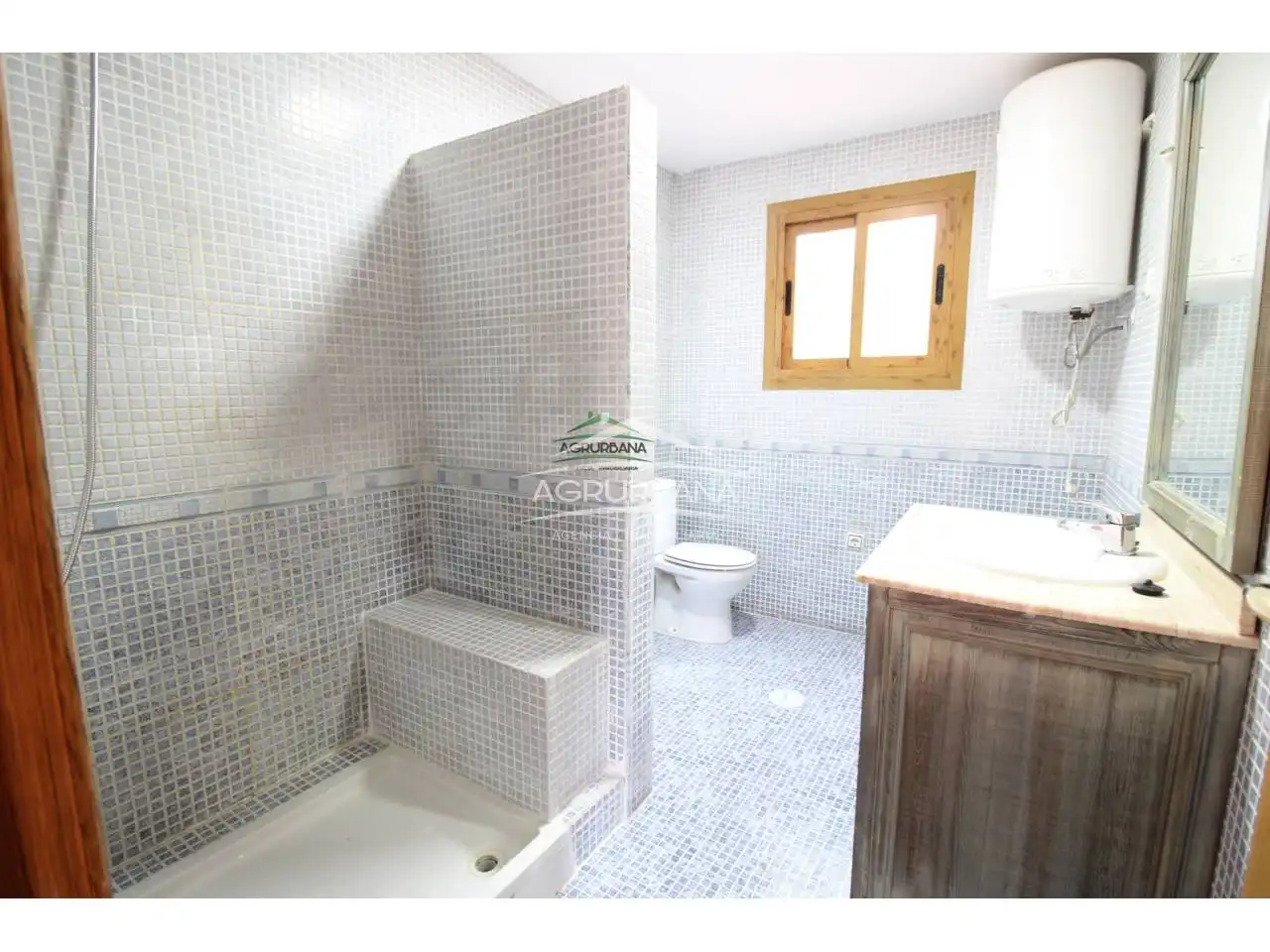 Baño de Finca rústica en venta en Motril con Terraza y Piscina
