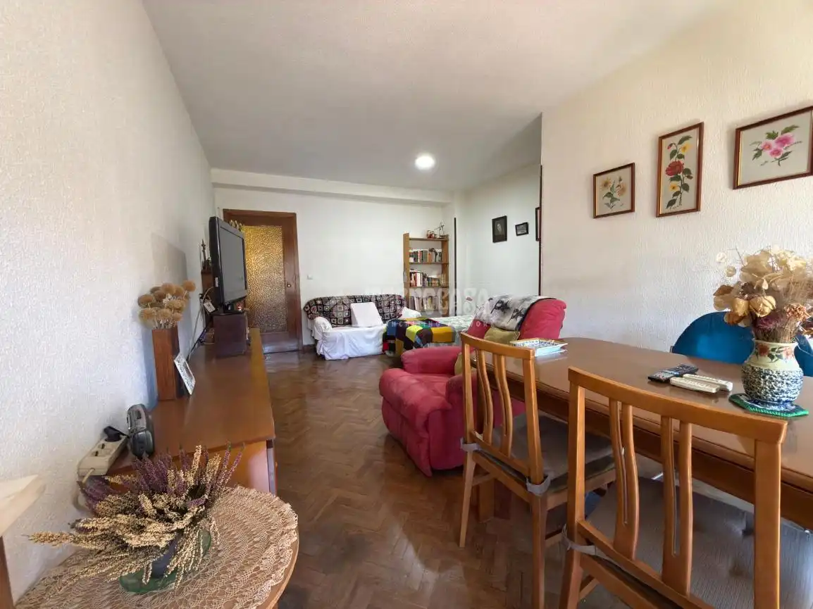 Wohnzimmer von Wohnung zum Verkauf in Alcobendas mit Klimaanlage, Heizung und Parkett