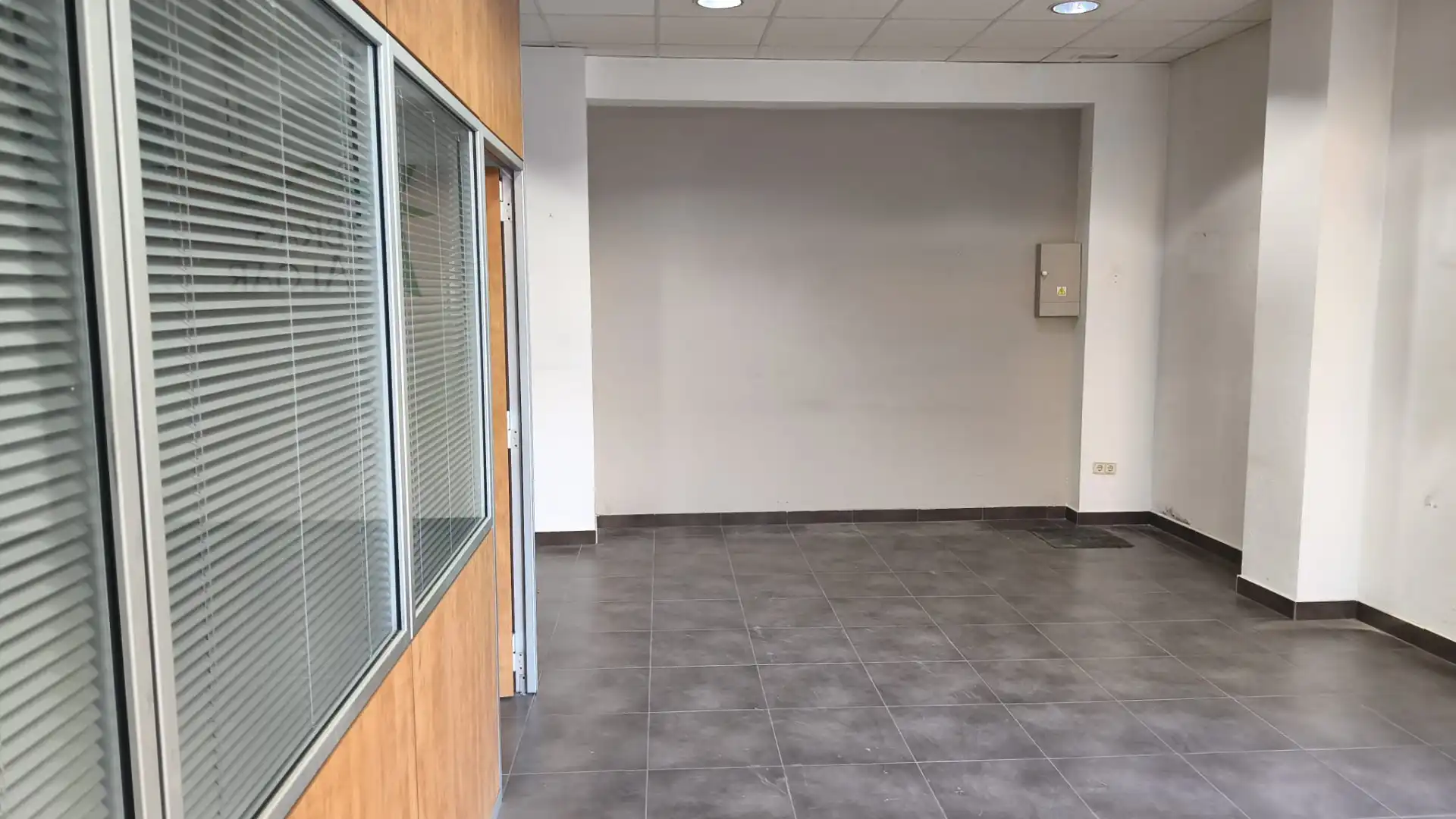 Local de alquiler en Vilanova del Camí con Calefacción y Alarma