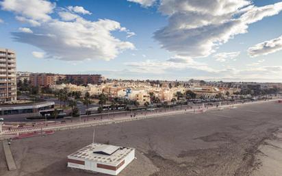 Vista exterior de Casa o xalet en venda en  Almería Capital amb Aire condicionat i Terrassa