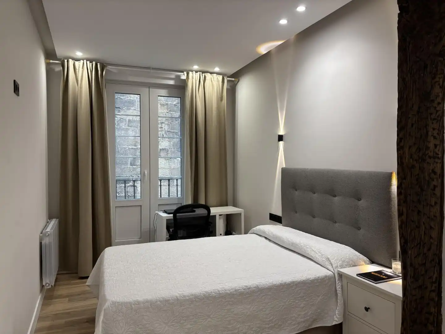 Habitación de Piso de alquiler en Bilbao  con Amueblado y Balcón