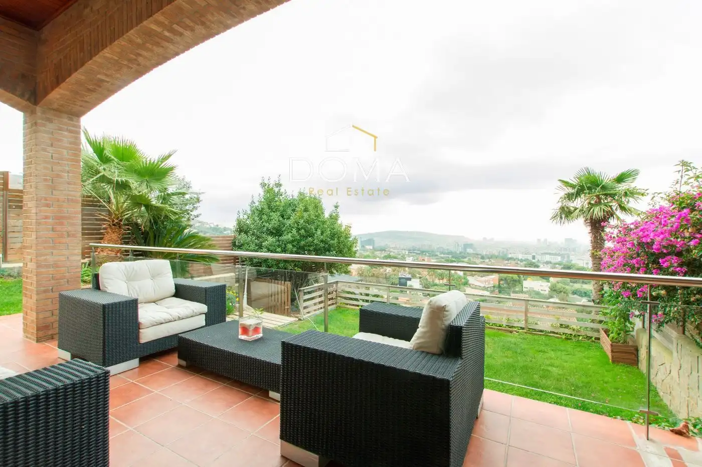 Terraza de Casa adosada en venta en Esplugues de Llobregat con Aire acondicionado, Calefacción y Terraza