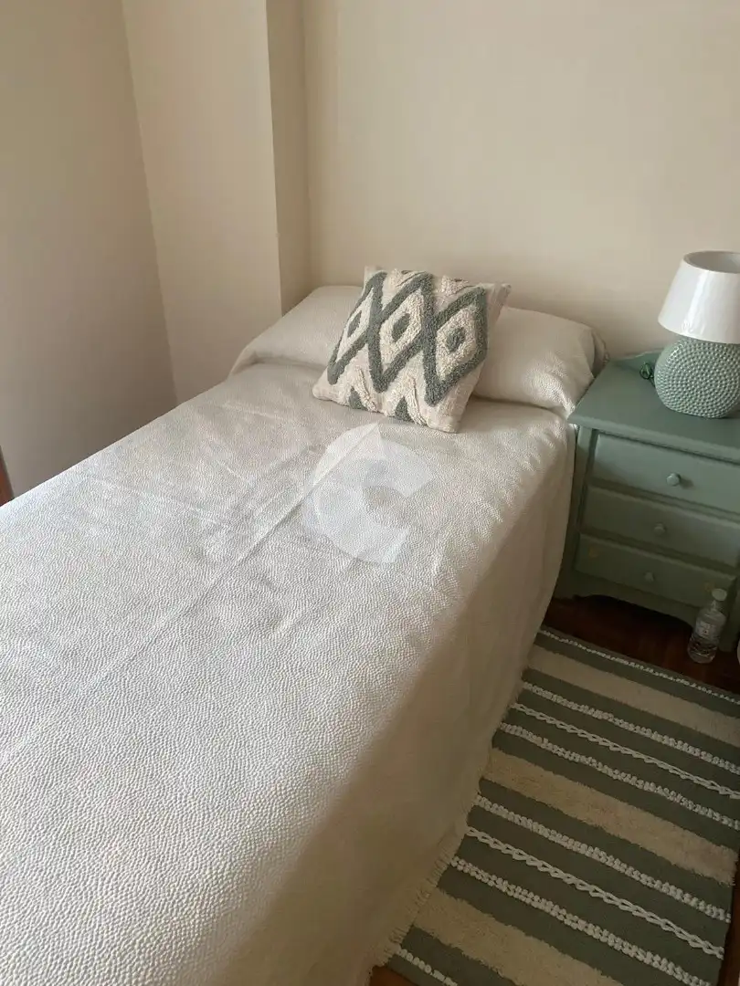 Schlafzimmer von Wohnung zur Miete in Baiona