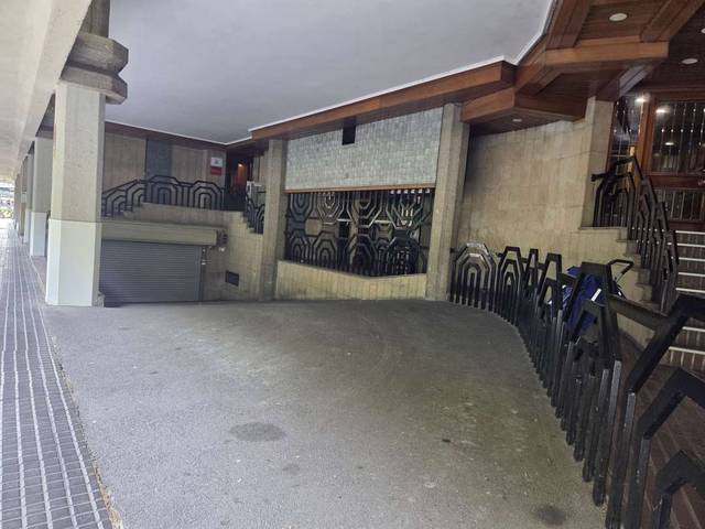 Garaje en Alquiler en Foru Pasealekua, 3 en Área Romántica
