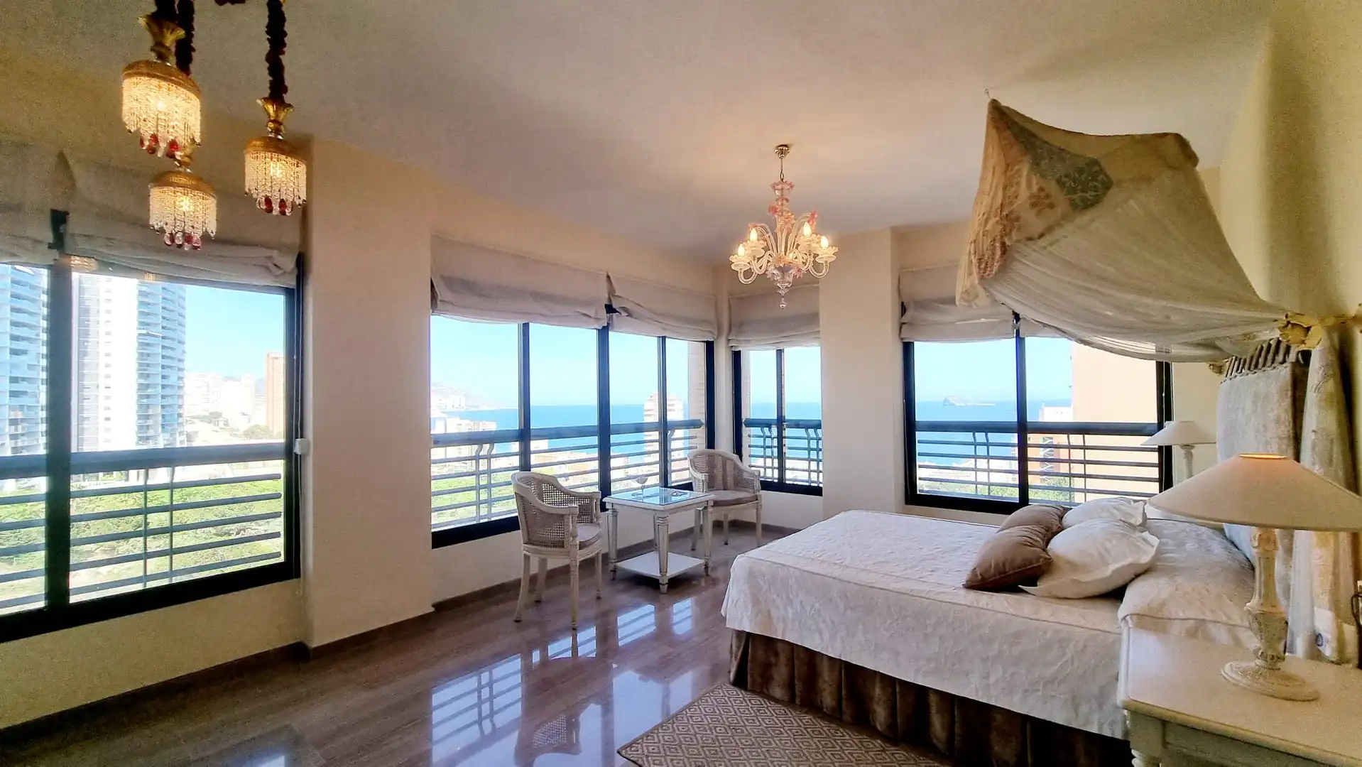 Habitación de Ático en venta en Benidorm con Aire acondicionado, Jardín privado y Terraza