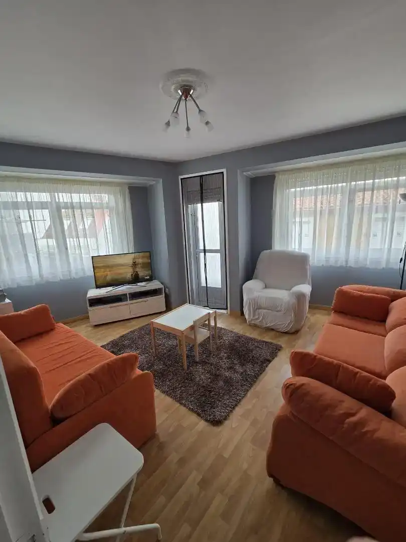 Sala de estar de Piso en venta en Ponteceso con Parquet, Amueblado y Horno