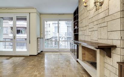 Living room of Flat for sale in  Barcelona Capital  with Terrace and Balcony