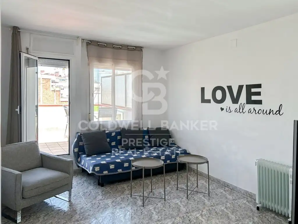 Living room of Attic for sale in Barcelona  with Air Conditioner, Furnished and Balcony