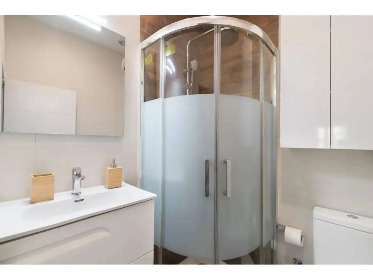 Bathroom of Study for sale in Sant Joan Despí  with Air Conditioner, Heating and Parquet flooring