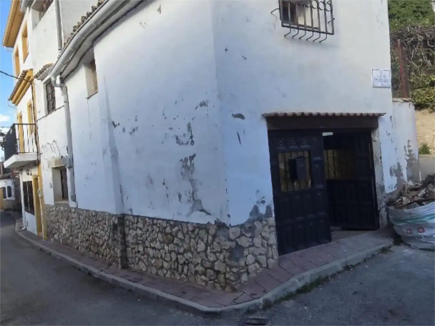 Vista exterior de Casa adosada en venda en Buendía, Cuenca