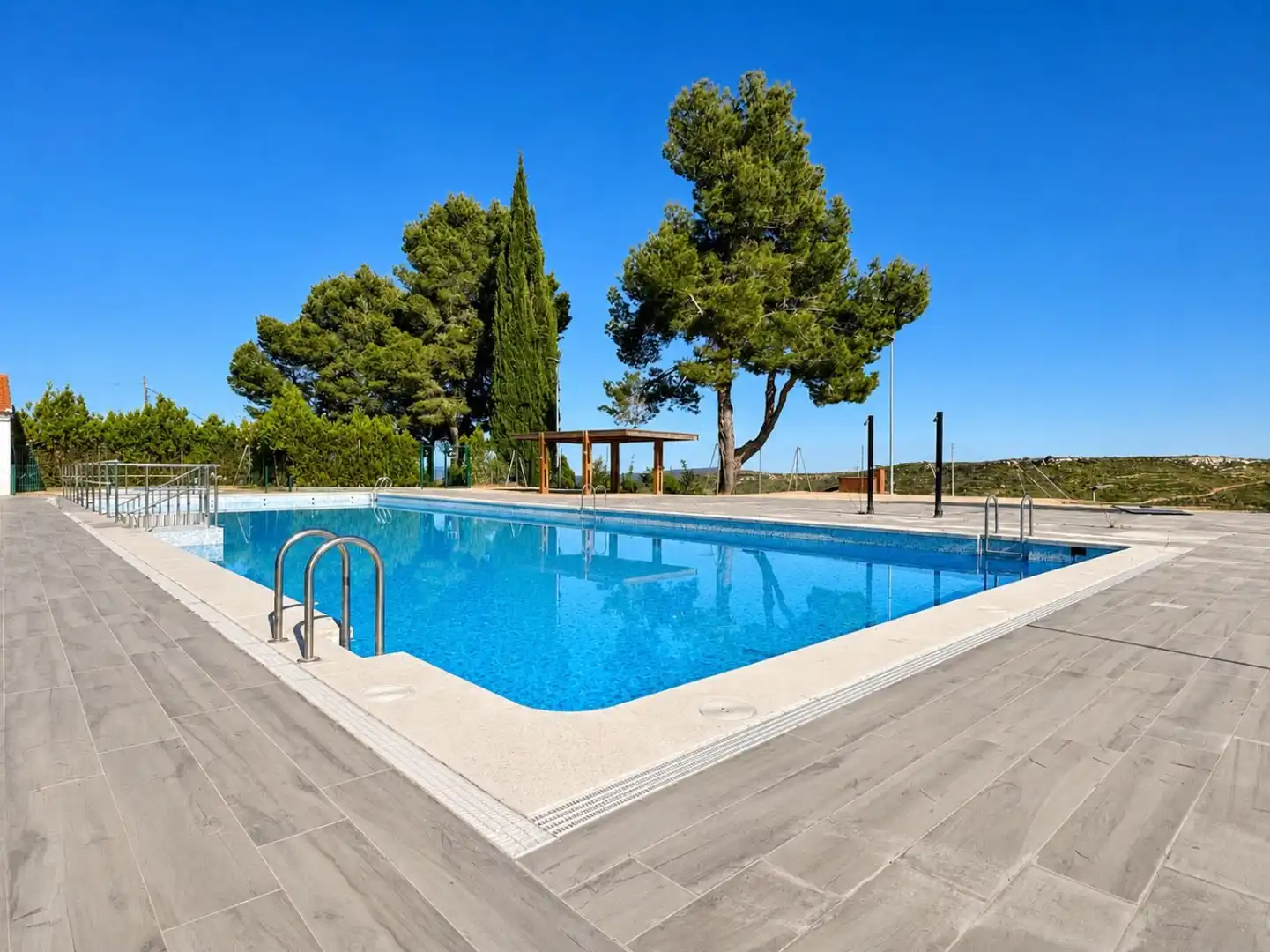 Piscina de Casa o xalet en venda en Toràs amb Balcó