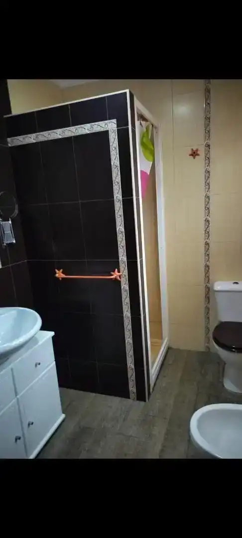 Baño de Piso en venta en Ubrique con Aire acondicionado, Trastero y Amueblado