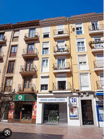 Local comercial en Alquiler en Calle Burgos en Numancia - San Fernando