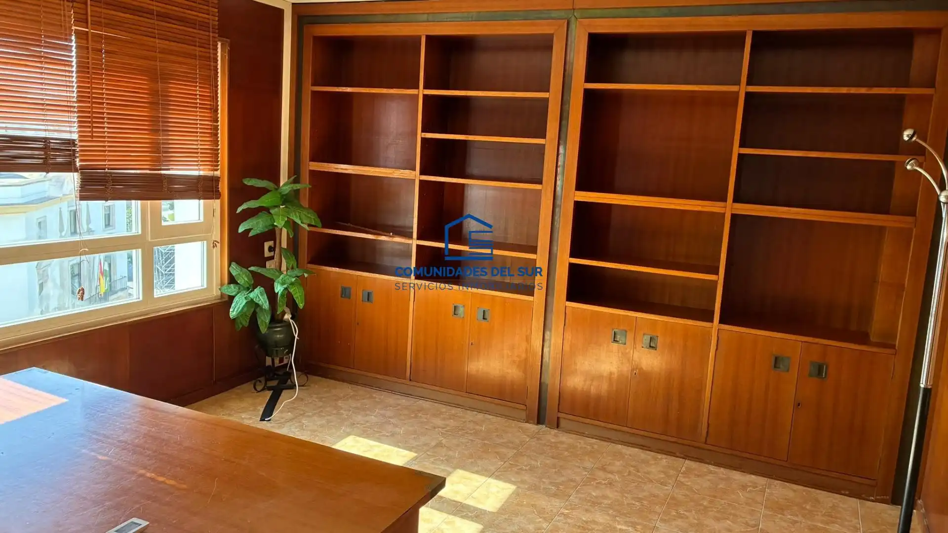 Office for rent in El Pópulo - Santa María 
