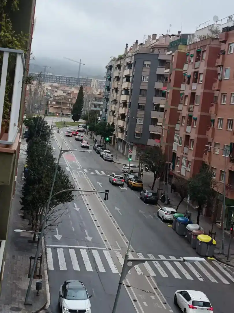 Vista exterior de Pis per a compartir en Terrassa amb Moblat, Forn i Rentadora