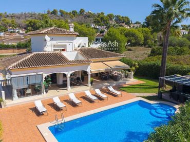 Casa con piscina in vendita a Nicolas Lancret