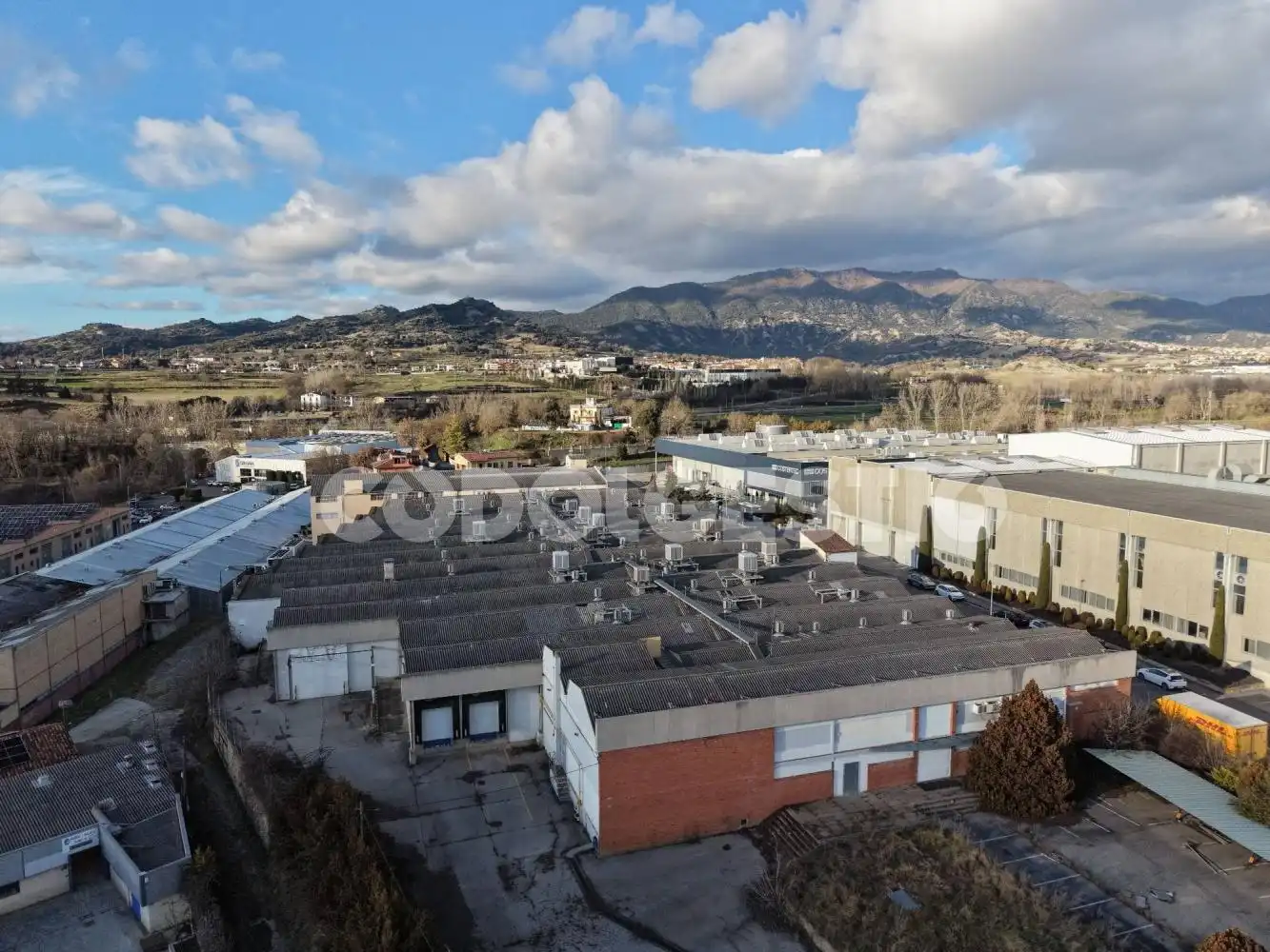 Nau industrial en venda a Besalu, imagen 3