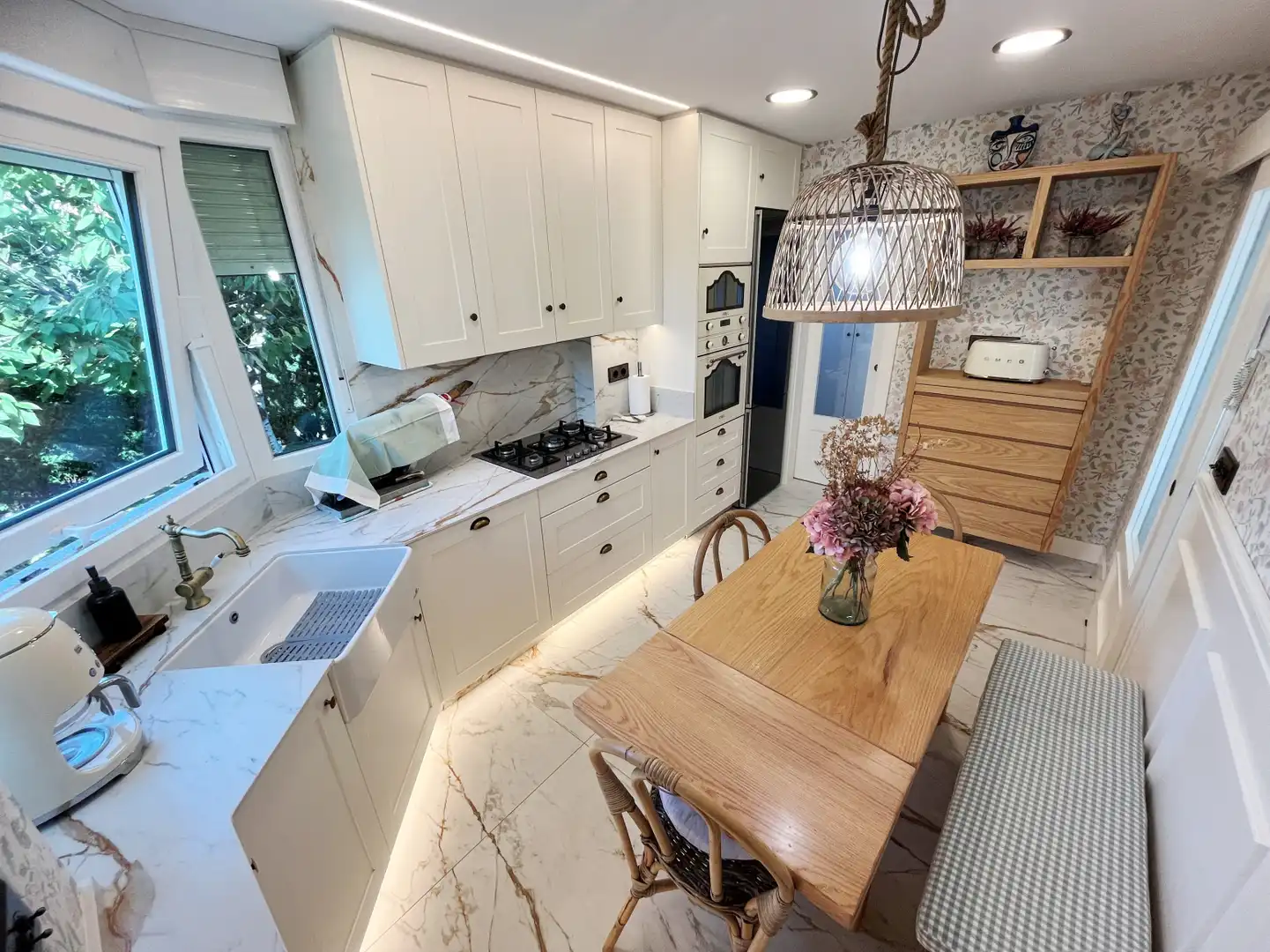 Cuina de Casa o xalet en venda en Corvera de Asturias amb Calefacció, Parquet i Terrassa