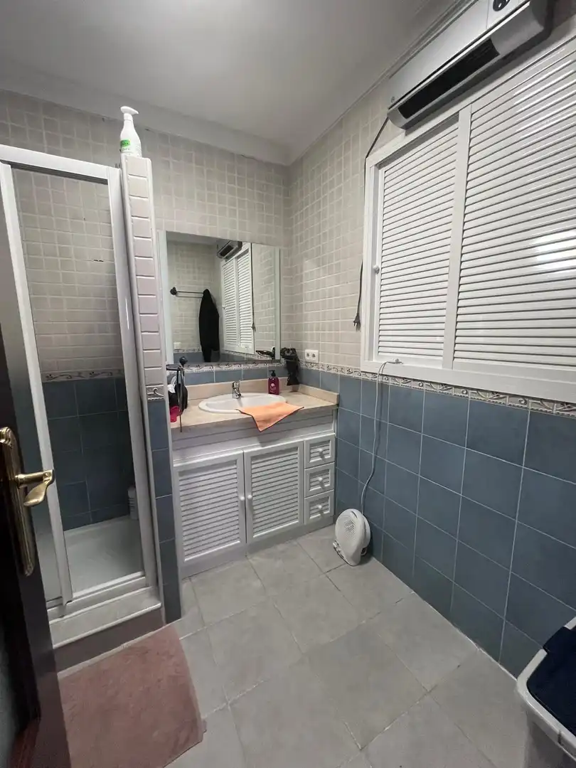 Bathroom of Houses for sale in Mairena del Alcor