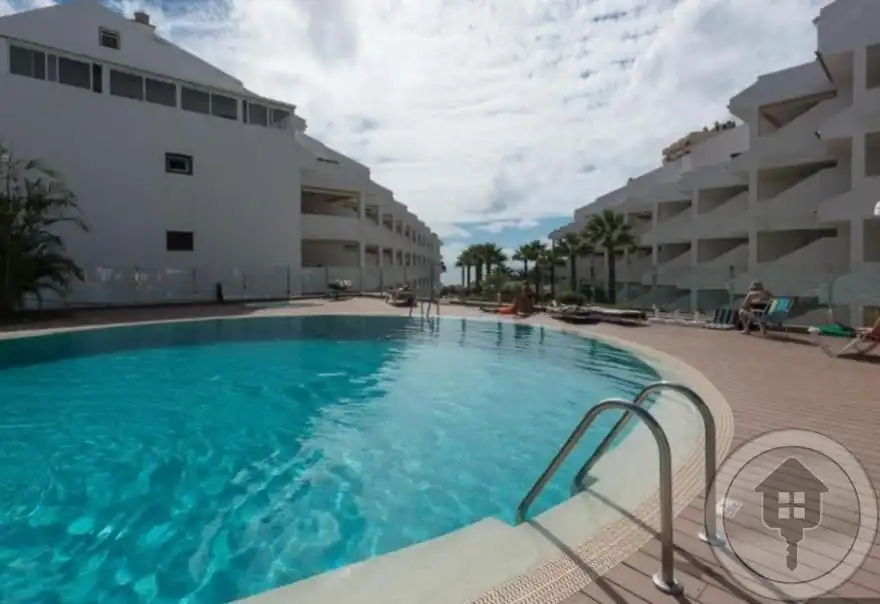 Estudi en venda a Juan Carlos I, Los Cristianos