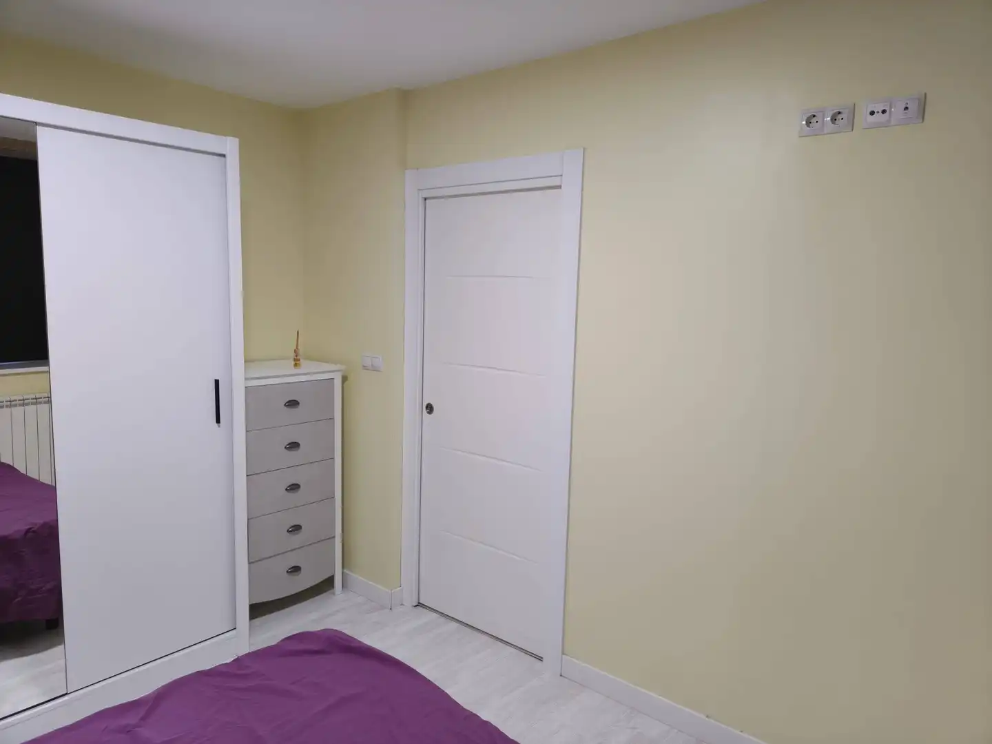 Habitación de Planta baja de alquiler en Santiago de Compostela  con Calefacción y Amueblado