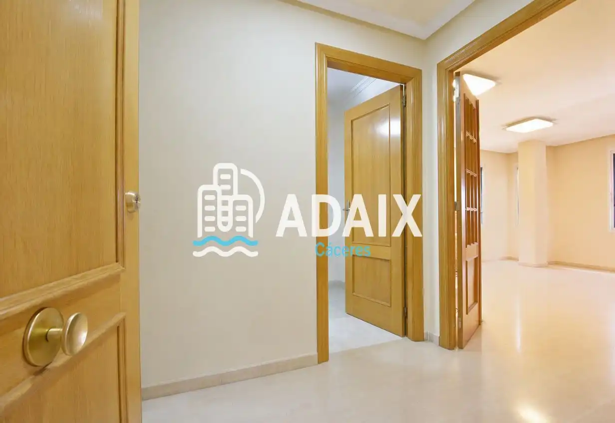 Appartamento con ascensore in vendita a C/ CLARA CAMPOAMOR, imagen 4