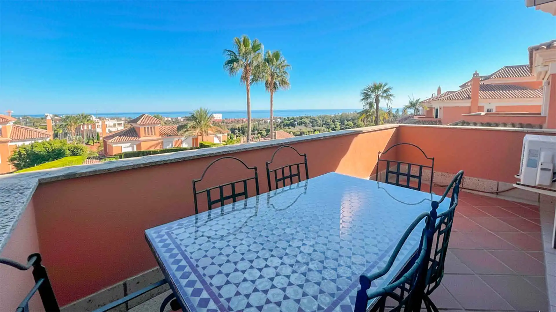 Terrassa de Casa adosada en venda en Marbella amb Aire condicionat, Jardí privat i Terrassa