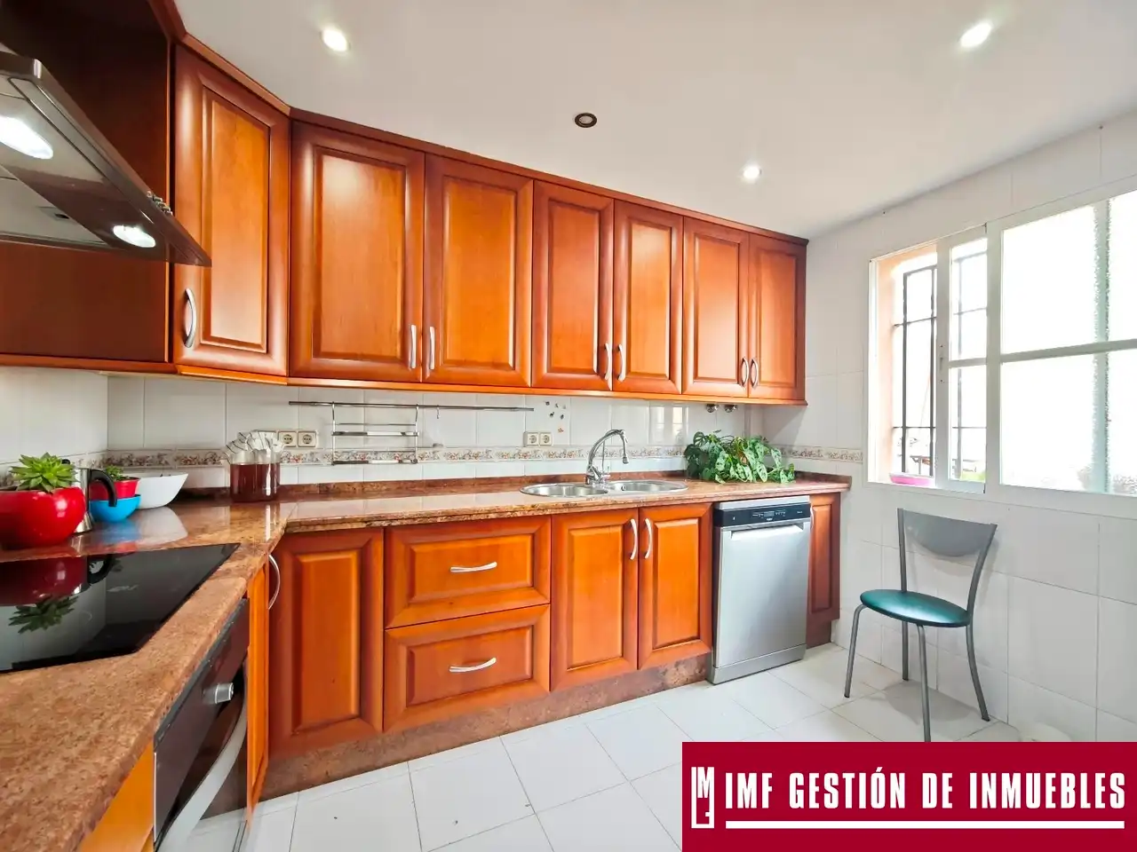 Cocina de Casa o chalet en venta en Vélez-Málaga con Aire acondicionado, Calefacción y Terraza