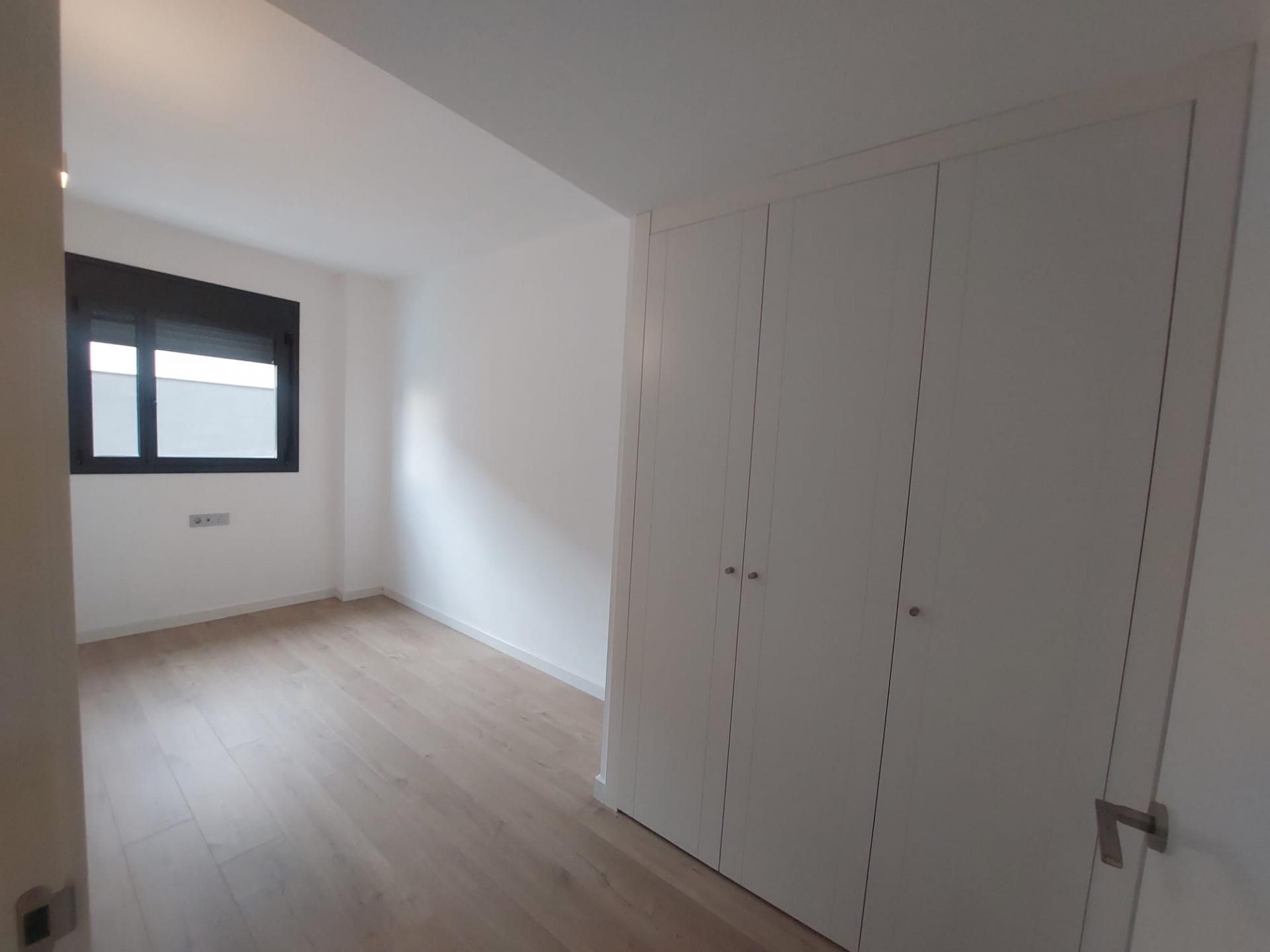 Bedroom of Flat to rent in Badalona