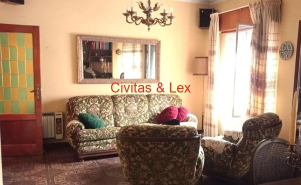 Sala d'estar de Pis en venda en O Carballiño   amb Terrassa, Moblat i Balcó