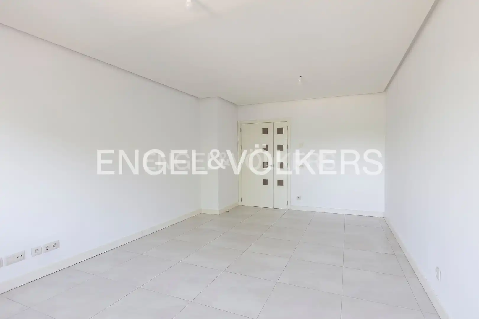 Flat for sale in Madrid  with Air Conditioner, Heating and Storage room