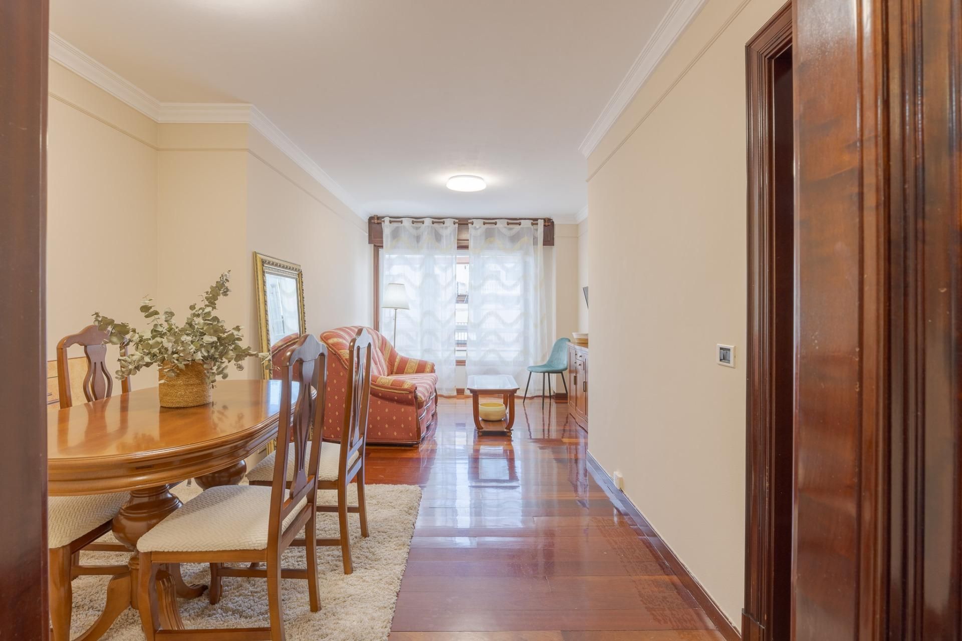 Flat to rent in Calle EDUARDO IGLESIAS, Centro - Areal, Centro Urbano