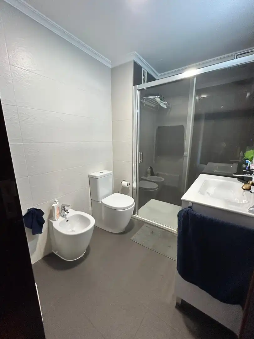 Baño de Apartamento de alquiler en Vigo  con Trastero