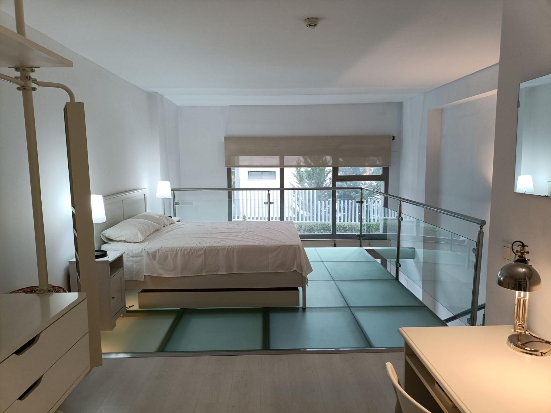 Dormitori de Loft de lloguer en  Madrid Capital amb Aire condicionat, Jardí privat i Terrassa