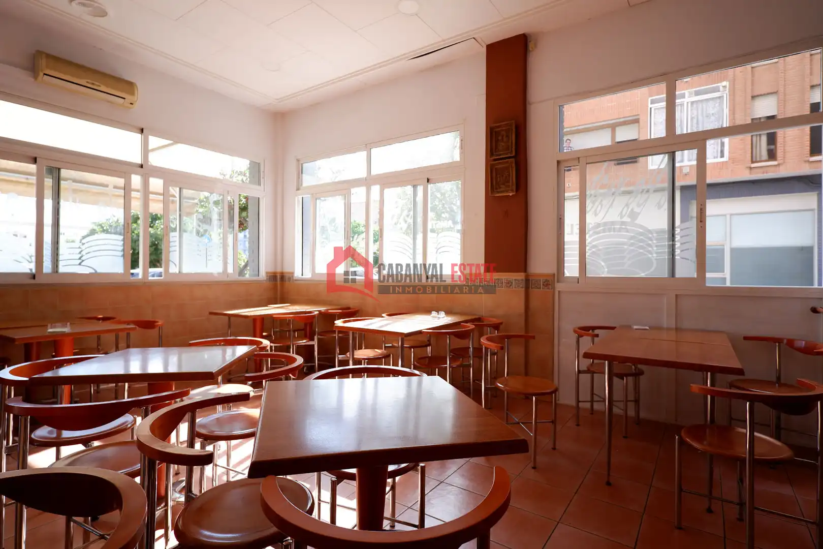 Local en venta en Valencia con Aire acondicionado y Amueblado