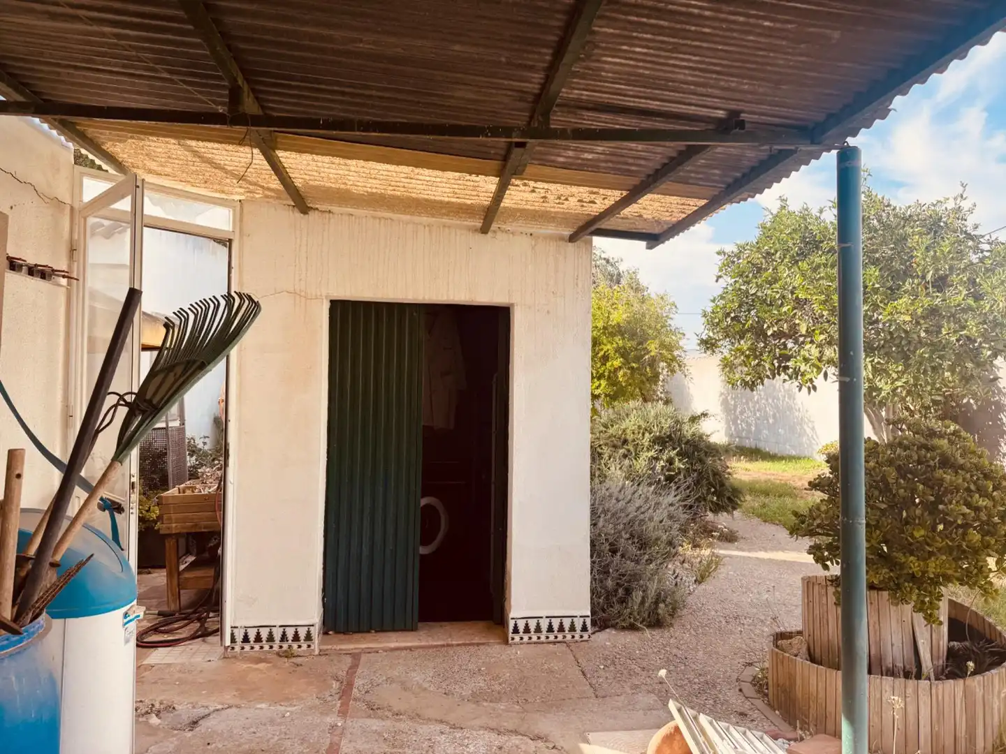 Außenansicht von Haus oder Chalet zum Verkauf in Chiclana de la Frontera mit Klimaanlage, Privatgarten und Abstellraum