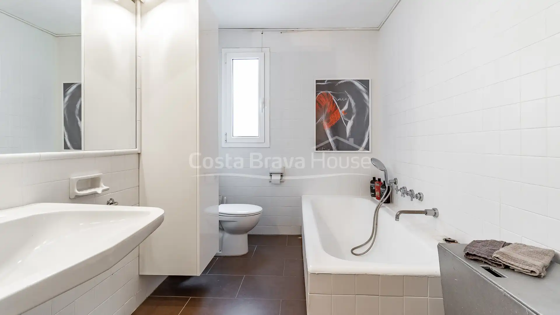 Badezimmer von Wohnungen zum Verkauf in Begur mit Klimaanlage, Parkett und Abstellraum
