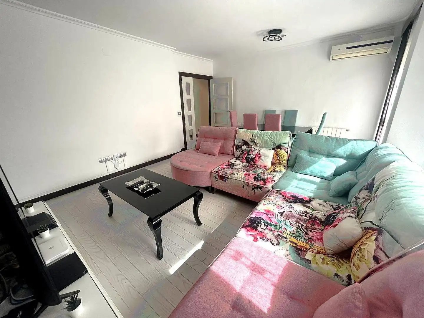 Sala de estar de Apartamento en venta en Yecla con Calefacción, Trastero y Amueblado