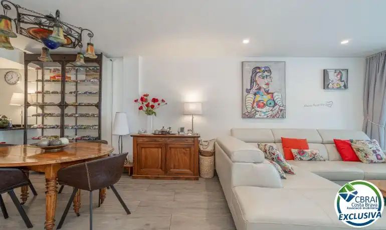 Sala d'estar de Apartament en venda en Roses amb Calefacció i Moblat