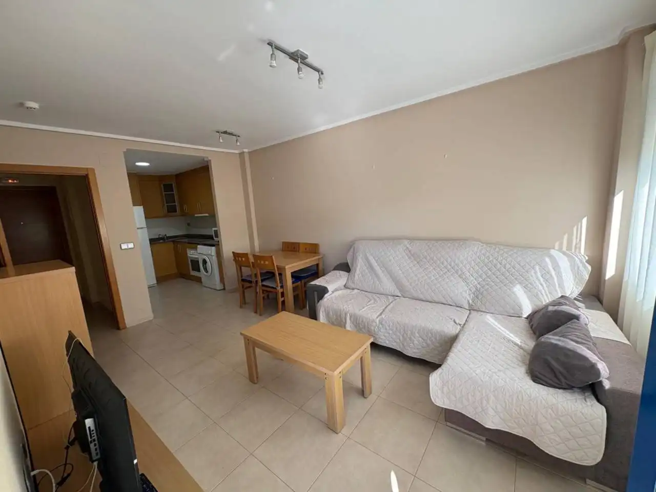Vista exterior de Piso en venta en Alicante / Alacant con Terraza y Piscina comunitaria