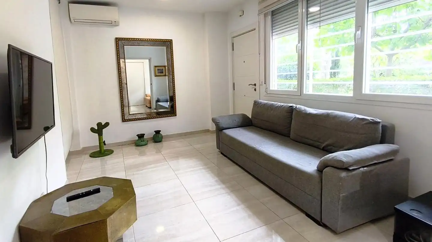 Sala de estar de Planta baja en venta en Madrid con Aire acondicionado y Amueblado