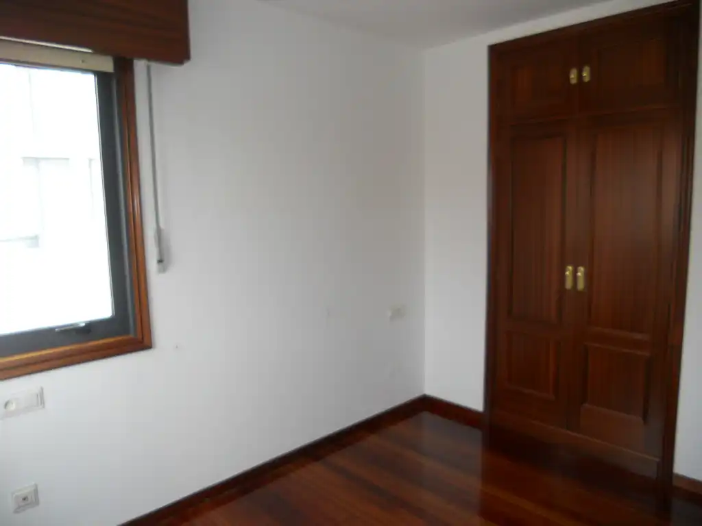 Habitación de Piso de alquiler en Santiago de Compostela  con Calefacción, Trastero y Horno
