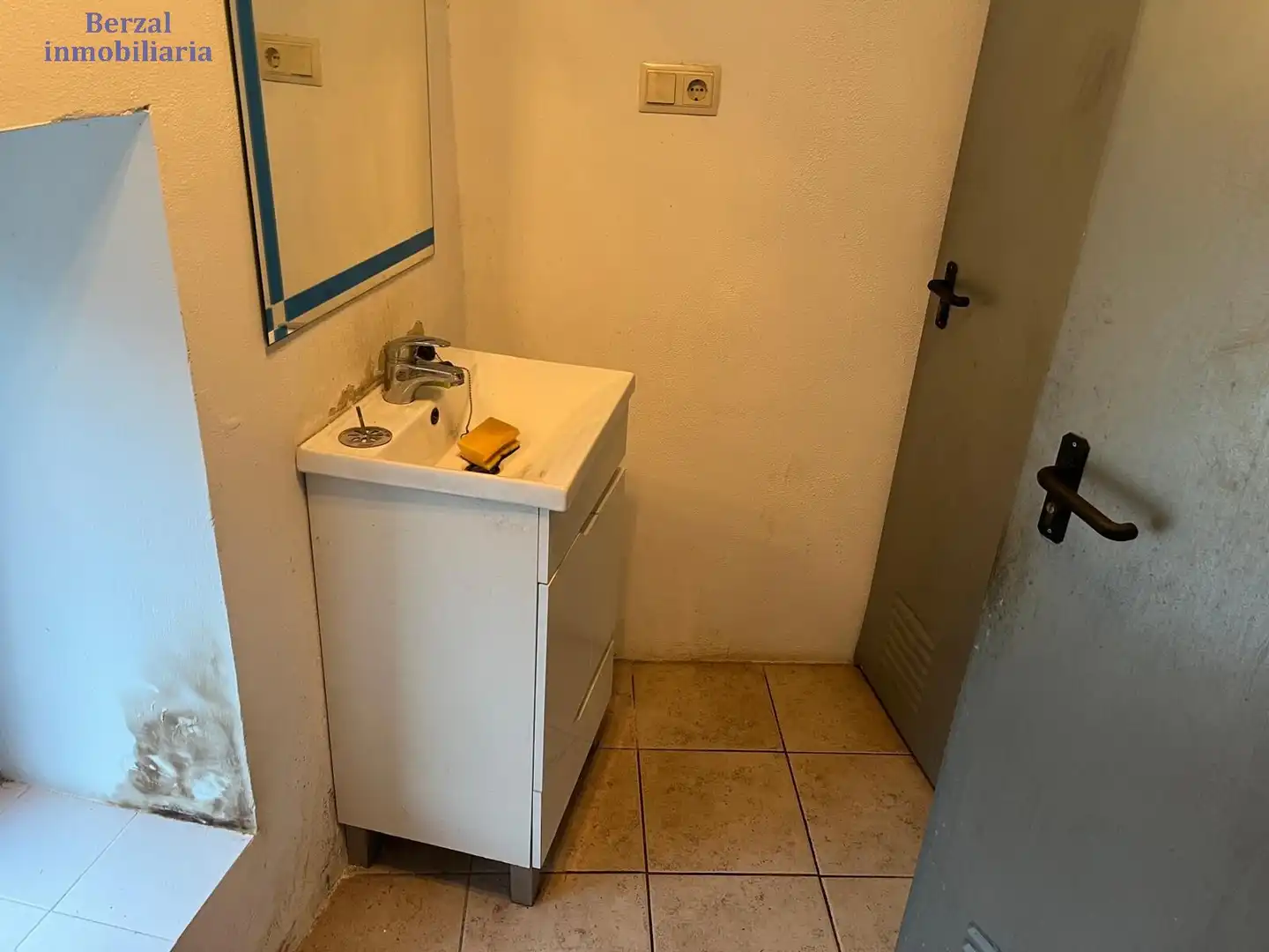 Bathroom of Commercial properties for sale in Baños de Ebro / Mañueta