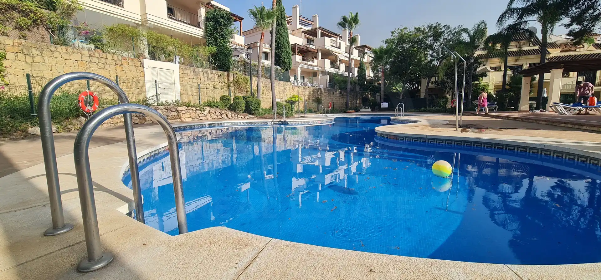 Swimming pool of Flat for sale in Marbella  with Air Conditioner, Heating and Terrace