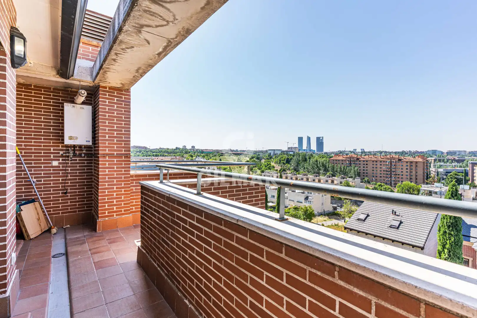 Terrasse von Dachboden zum Verkauf in Madrid mit Heizung, Privatgarten und Abstellraum