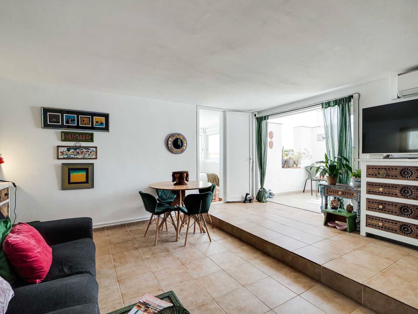 Sala d'estar de Pis en venda en Sant Pere de Ribes amb Aire condicionat, Terrassa i Traster