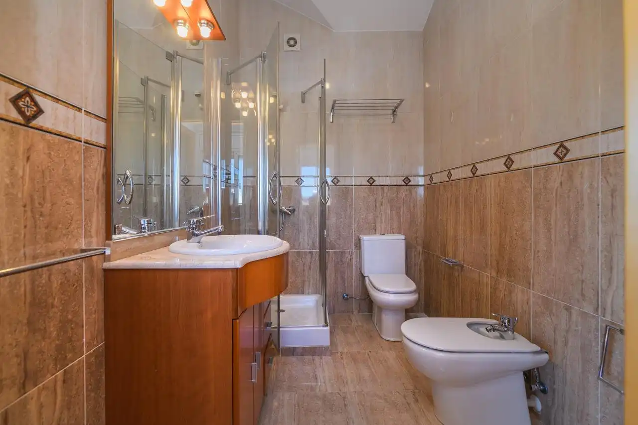 Bathroom of Duplexes for sale in Manresa  with Air Conditioner, Parquet flooring and Terrace