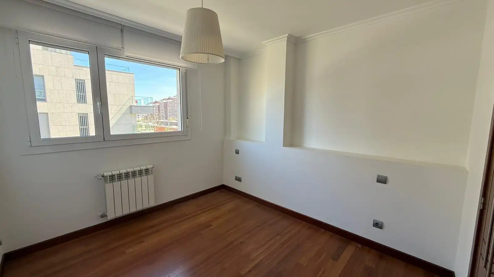 Schlafzimmer von Wohnung zur Miete in Santander mit Heizung, Privatgarten und Abstellraum