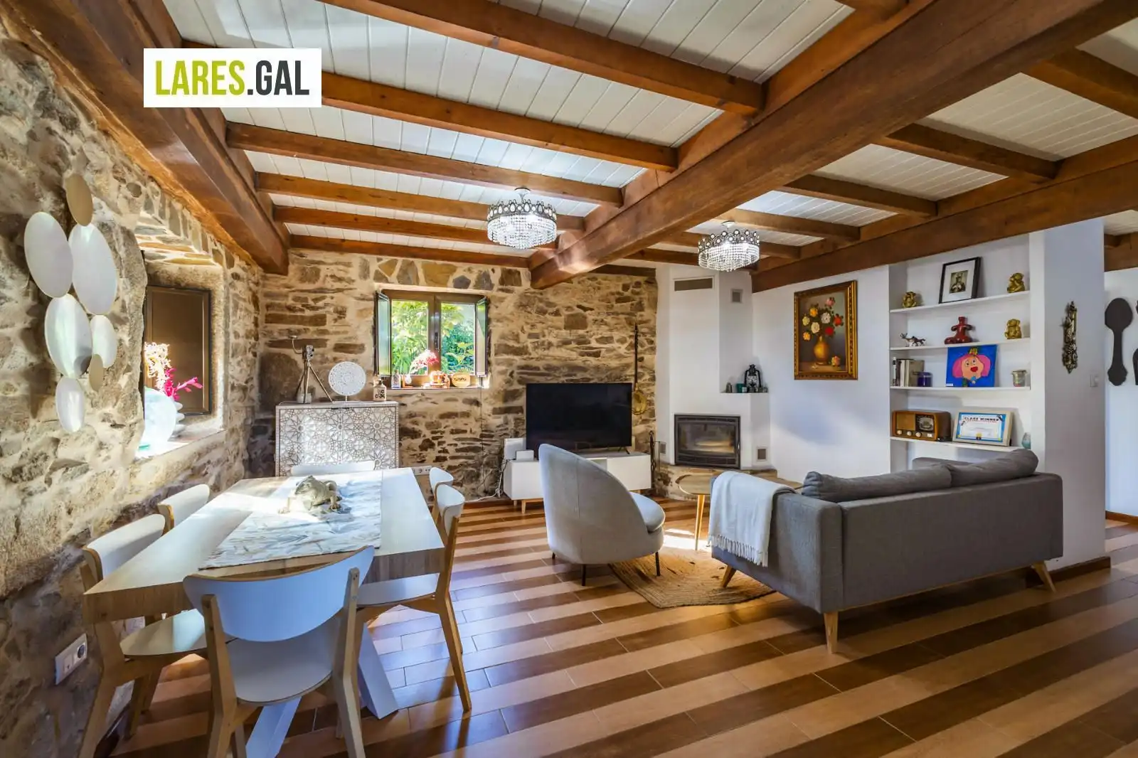 Sala d'estar de Casa o xalet en venda en Moaña amb Calefacció, Piscina i Moblat